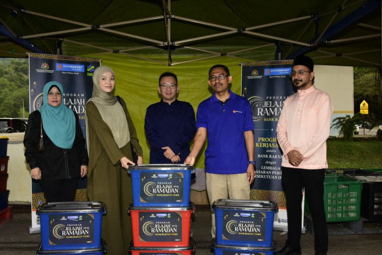 50 golongan asnaf di Sabah terima kit kebajikan makanan