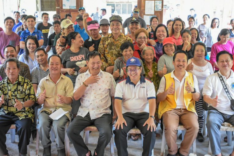 Ewon turun padang temui penduduk Kmapung Terian, Kampung Buayan