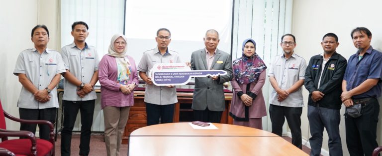 KTYS terima sumbangan tiga buah kenderaan pacuan empat roda dari SESB
