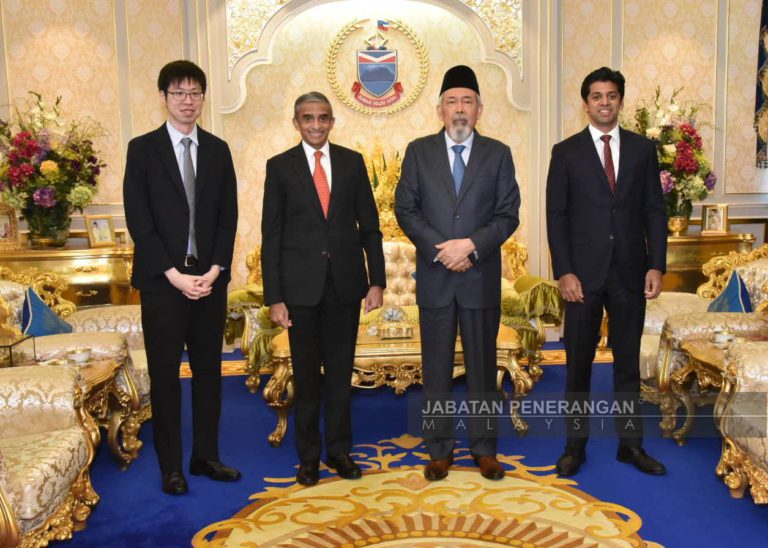 Tun Juhar terima kunjungan Pesuruhjaya Tinggi Singapura