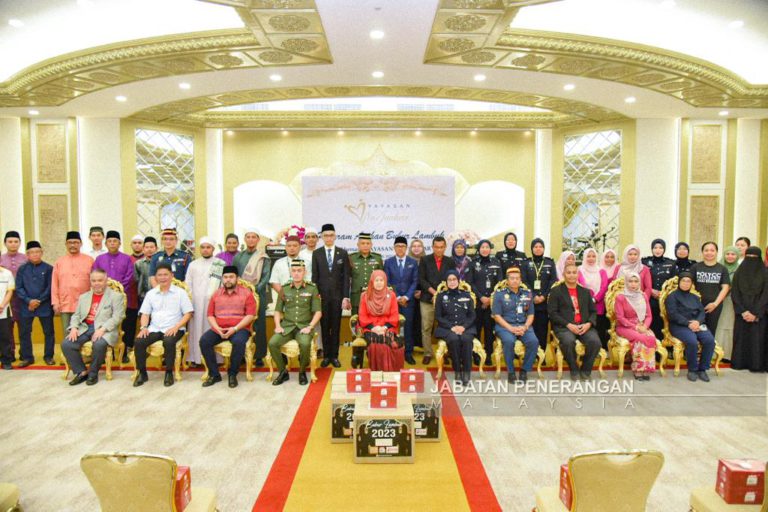 3,000 pek bubuk lambuk diagih kepada Maahad Tahfiz, agensi Kerajaan