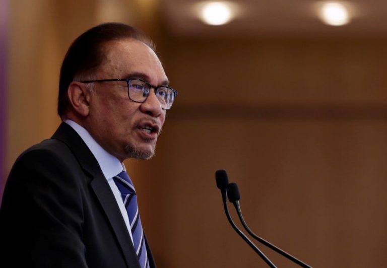 “Budaya lama” penjawat awam minta komisen sukar dibanteras, kata PM Anwar