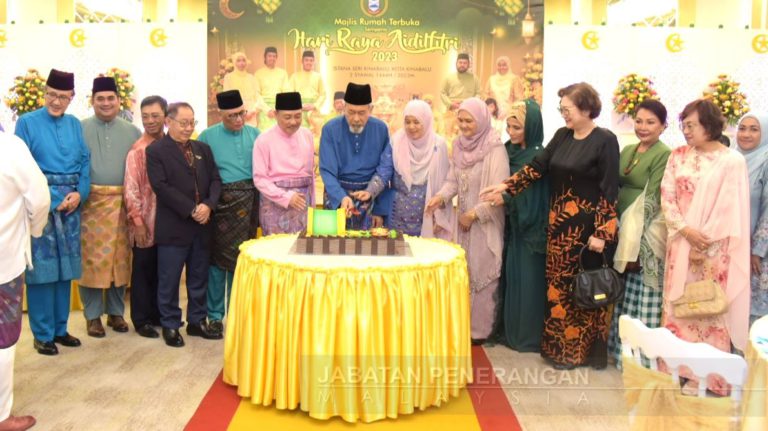 Lebih 1,000 tetamu hadir meriahkan Rumah Terbuka Tun Juhar