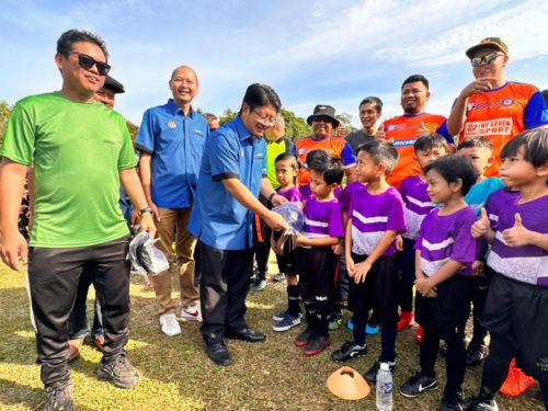 450 murid sekolah rendah seluruh Sabah jayakan Fiesta Kaamatan Grassroot Cup