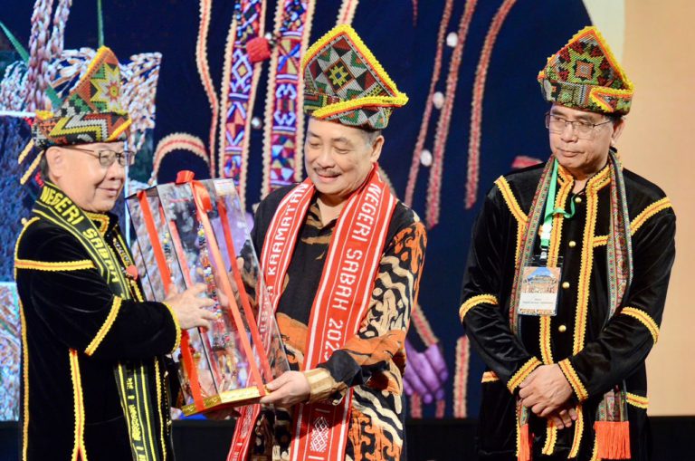 Pendekatan menyeluruh, bersepadu bangunkan Sabah