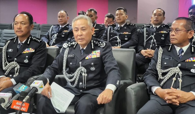 Sentiasa peka, berwaspada serta kemaskini ilmu pengetahuan dalam kecanggihan teknologi masa kini – Acryl