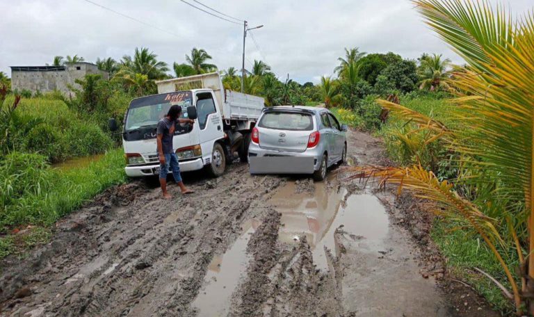 Penduduk rayu projek naik taraf Jalan Siantan Kg Kota Klias dipercepatkan