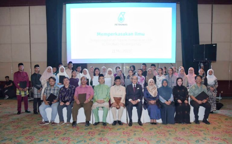 PETRONAS taja 40 pelajar sekolah menengah Sabah