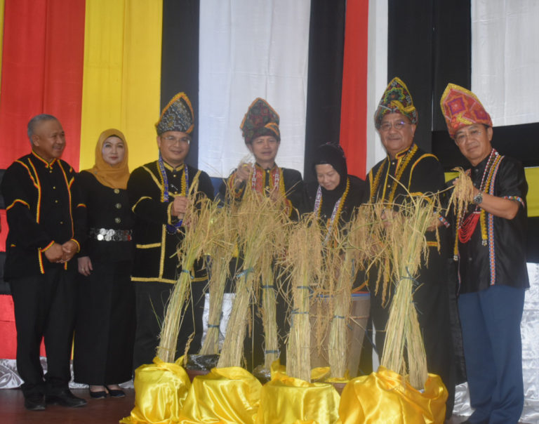 Manfaatkan kestabilan politik, tingkatkan tahap sosioekonomi diri  & keluarga