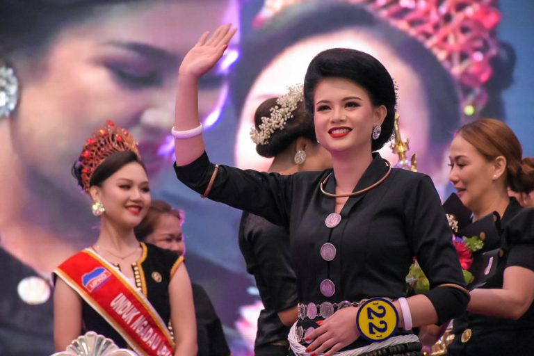 Annette Rabecca dinobatkan juara Unduk Ngadau UPKO 2023