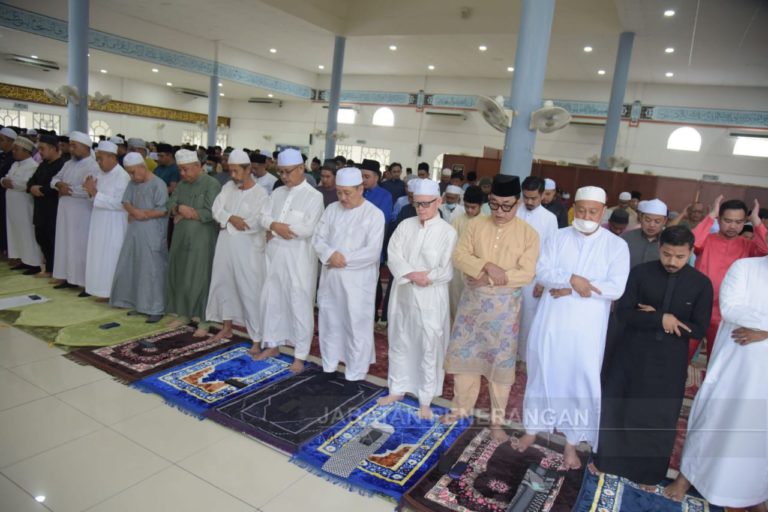 Hajiji solat sunat Aidiladha bersama 1,000 jemaah