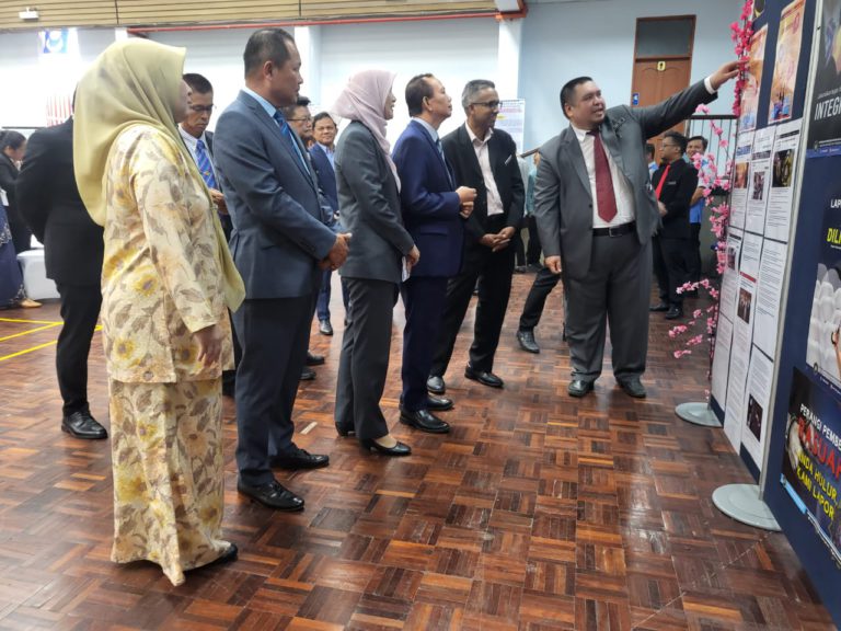 Integriti penjawat awam penting dalam melaksanakan tugas secara telus dan beramanah