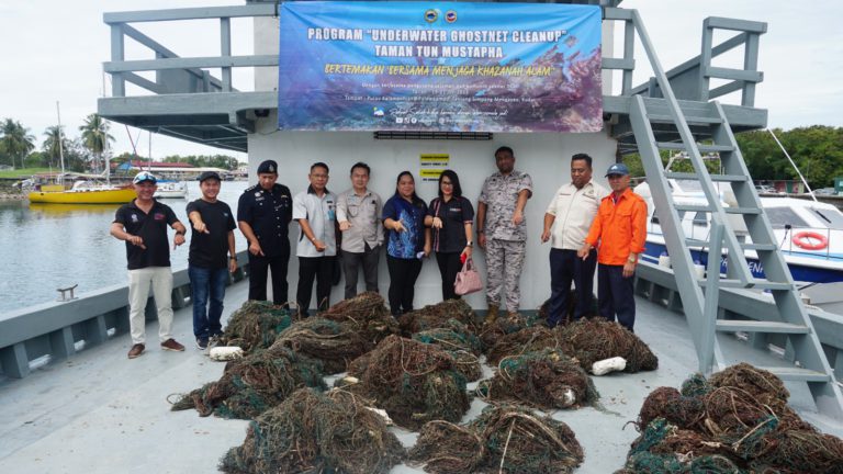 Pukat sepanjang 120 meter berjaya dinaikkan berhampiran Pulau Lampu