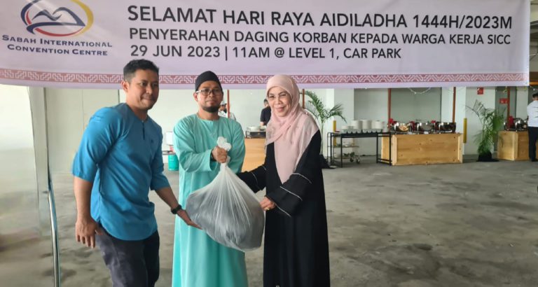 SICC agih daging korban kepada keluarga memerlukan