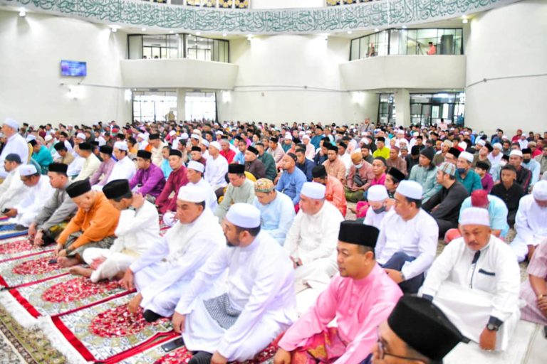 Tun Juhar sertai 2,500 jemaah solat Aidiladha