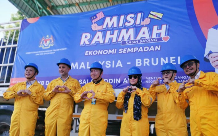 Salahuddin ketuai “Misi RAHMAH Ekonomi Sempadan Malaysia – Brunei” di Teluk Sepanggar