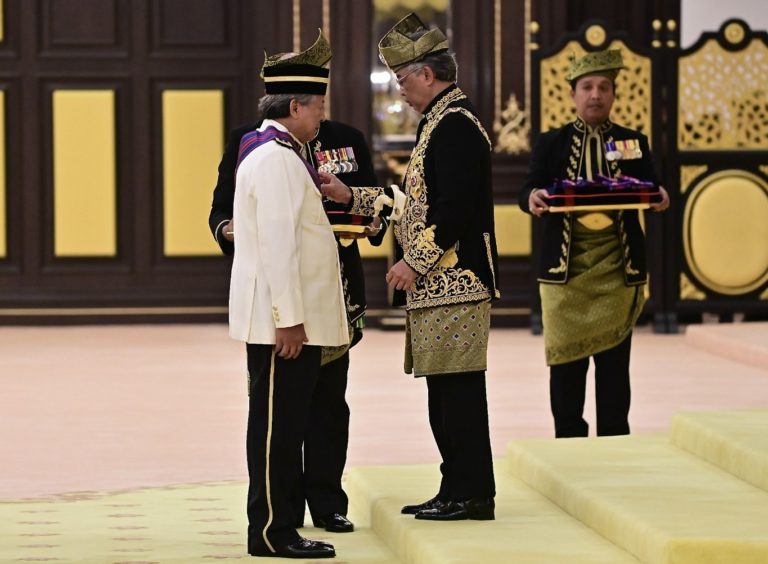 Anifah dianugerahkan gelaran Tan Sri