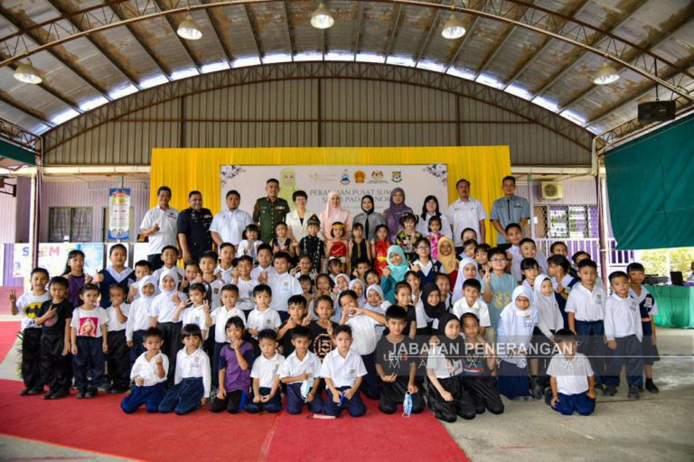 Penambahbaikan Pusat Sumber SJKC Pada bukti persahabatan Sabah, China