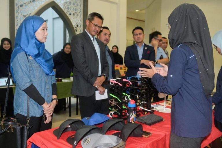 Bank Rakyat UNIpreneur 3.0 bantu 20 usahawan pelajar asnaf UMS