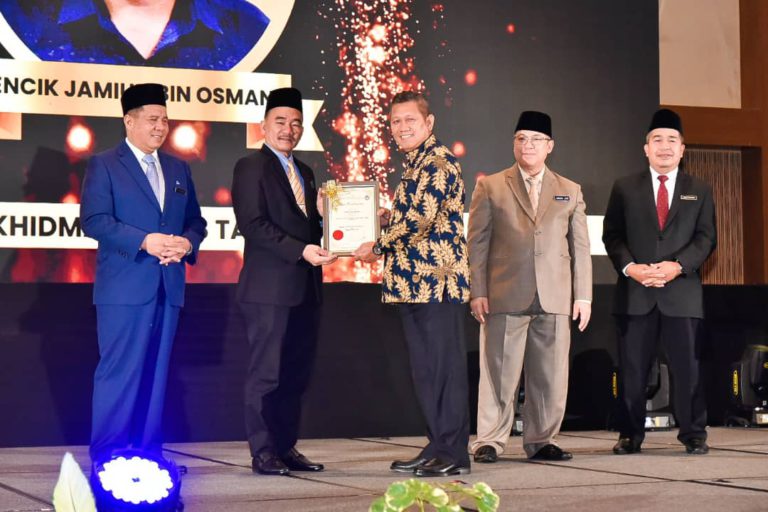 Penjawat awam diingatkan untuk sentiasa beri khidmat terbaik untuk rakyat