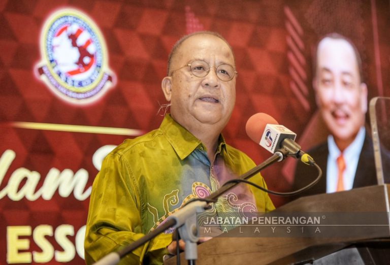 Didik masyarakat melalui penulisan berita untuk terus cintakan negara