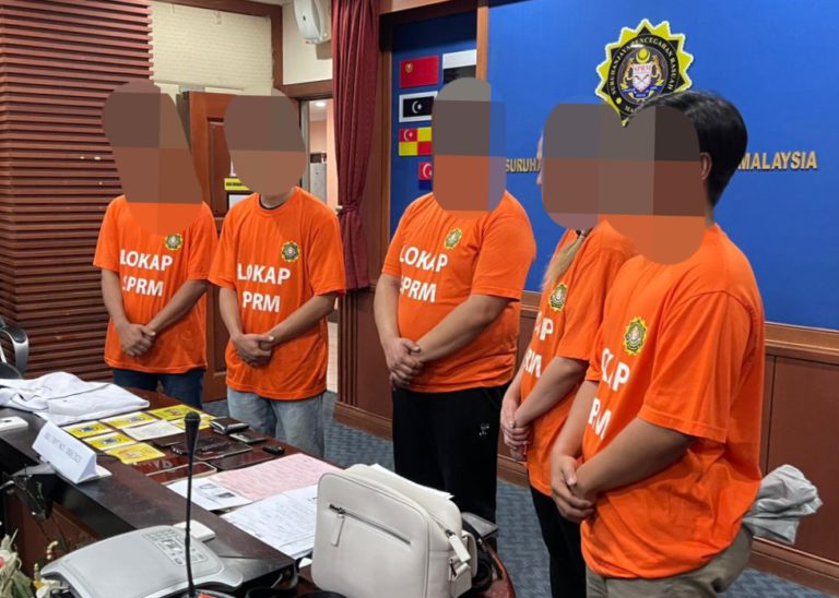 Sindiket penyamaran pegawai kanan kerajaan tumpas