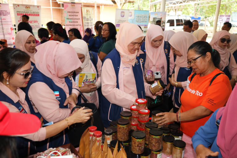 Bantu Wanita Peka Penjagaan Kesihatan & Institusi Kekeluargaan