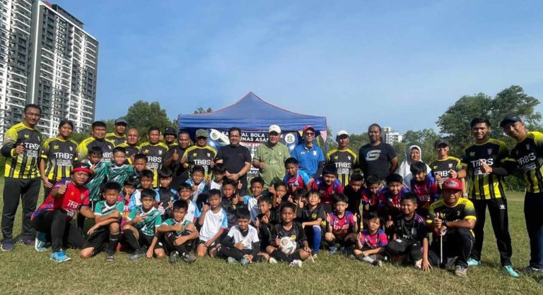 Kelambu FC juarai karnival bola sepak B10 TABS Siri 2