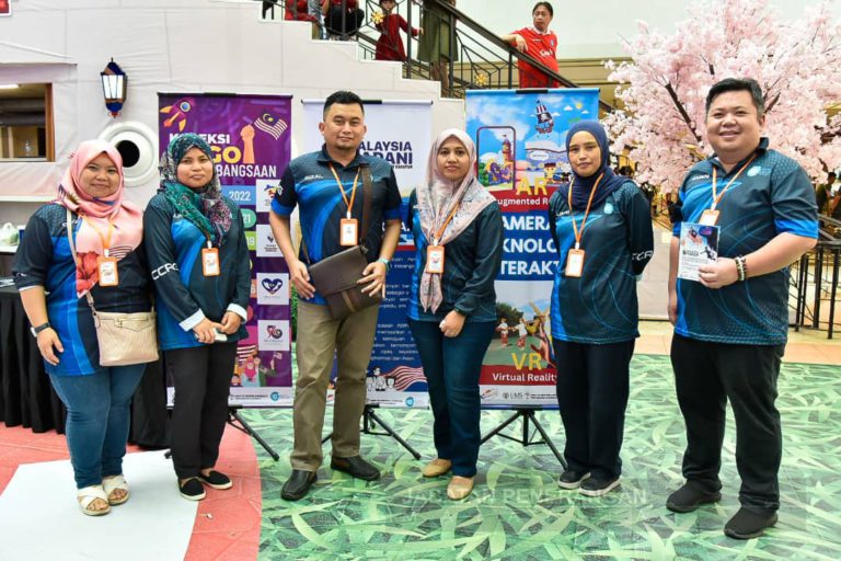 Pensyarah, penuntut UMS hasilkan buku AR Hari Kebangsaan