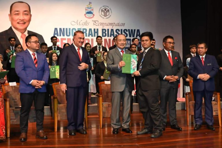 Segera muktamadkan penurunan kuasa bidang pendidikan, kesihatan kepada Sabah