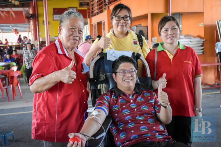 Ewon hadiri Kempen Derma Darah, sampaikan bantuan kebajikan