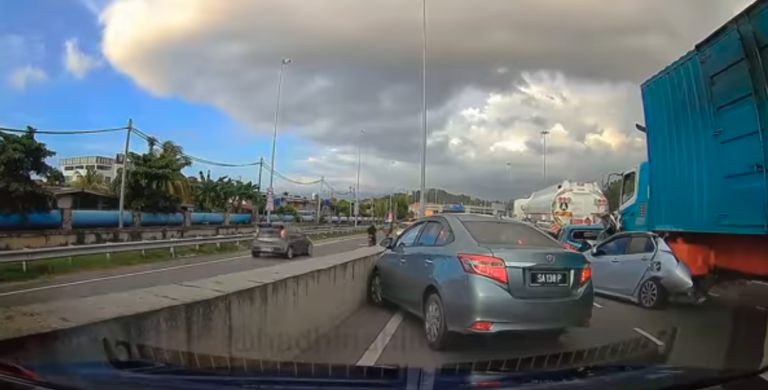 Seorang Wanita Maut Dalam Nahas 7 Kenderaan