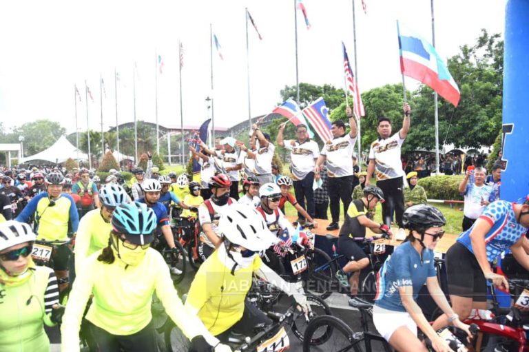 Hujan tidak halang peserta sertai Fit Malaysia Sabah