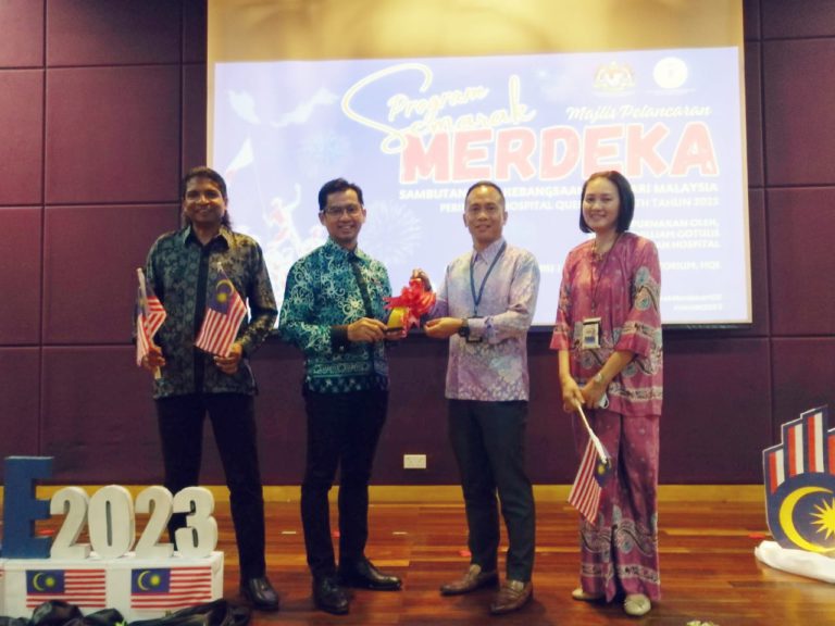 Kibar Jalur Gemilang dengan ikhlas : Dr. William