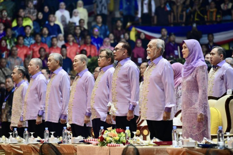 Keluhan Rakyat Kepada Agong, Permaisuri Semasa Kembara Akan Diteliti Sebaiknya – PM￼