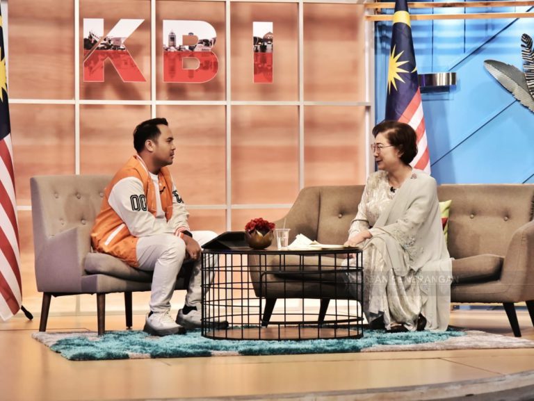 Pertunjukan bunga api antara tarikan sambutan Hari Malaysia