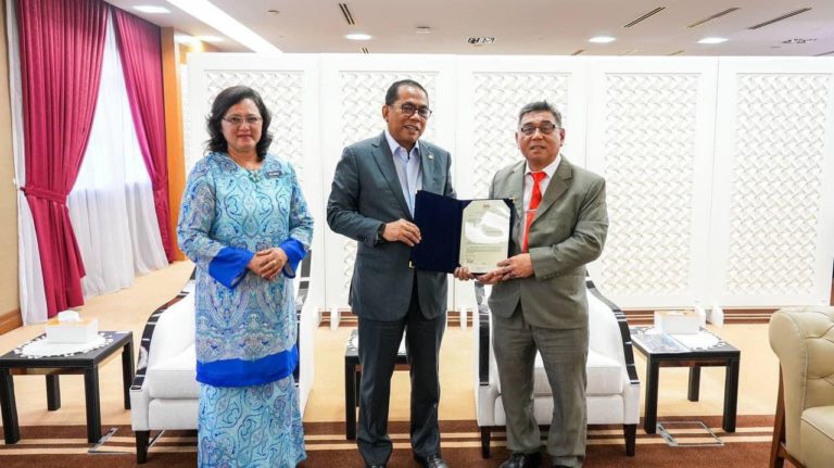 Dr Kasim dilantik semula sebagai Naib Canselor UMS