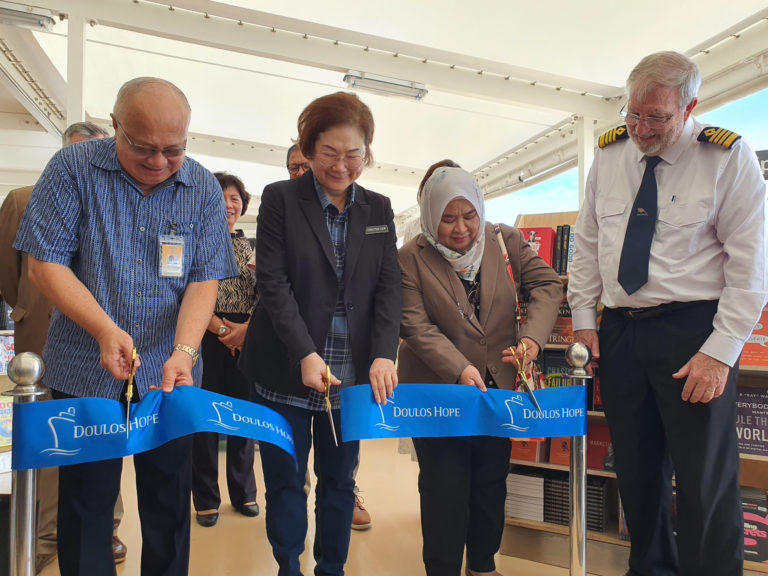 Sabah alu-alukan kunjungan Doulos Hope, Pesta Buku Terapung Antarabangsa