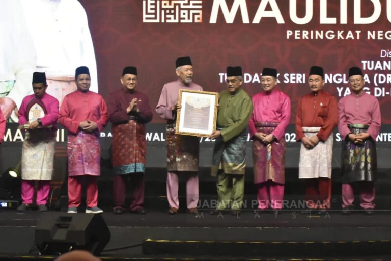 Sukarti, Rosnani diumum penerima Anugerah Tokoh Maulidur Rasul