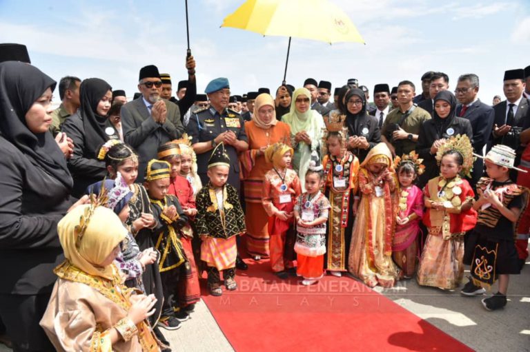 Agong, Permaisuri berangkat tiba di Tawau untuk Kembara Kenali Borneo