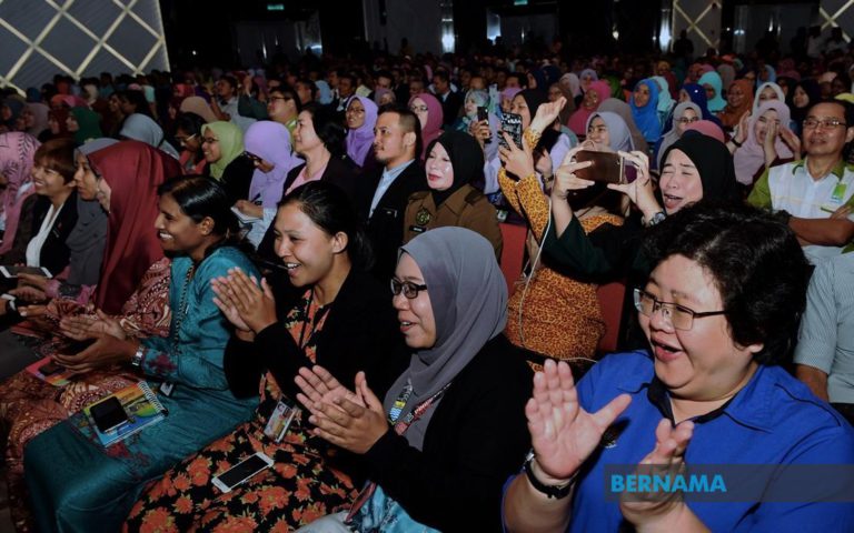 Wanita mampu merancakkan pembangunan negara, seiring dengan tenaga kerja lelaki