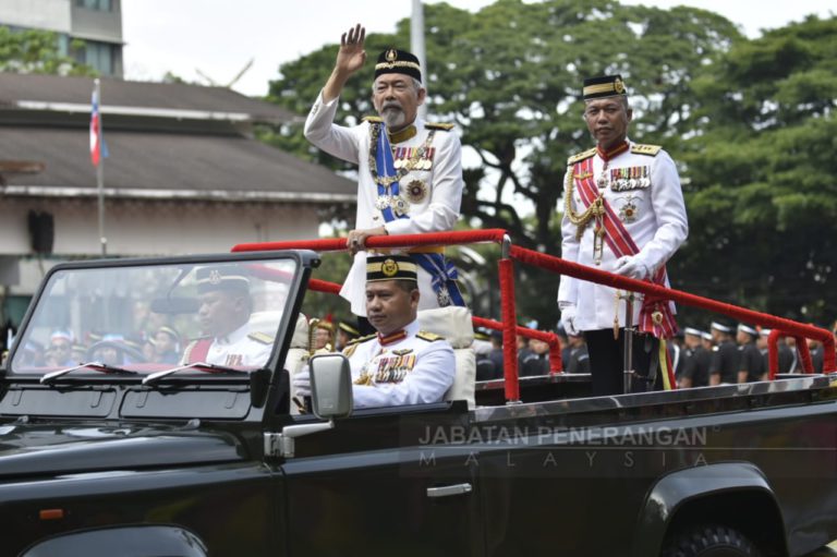 88 kontinjen sertai Istiadat Perbarisan Ulang Tahun Rasmi TYT Sabah