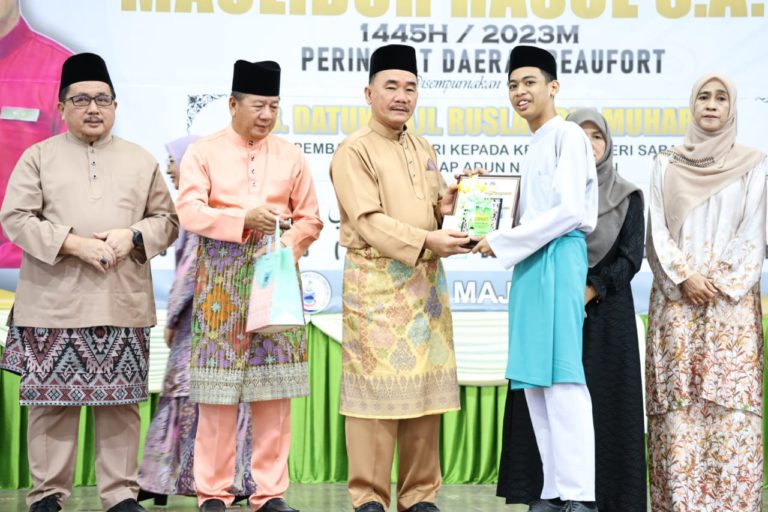 Abdul Wafi terima Anugerah Khas Maulidur Rasul kategori pelajar