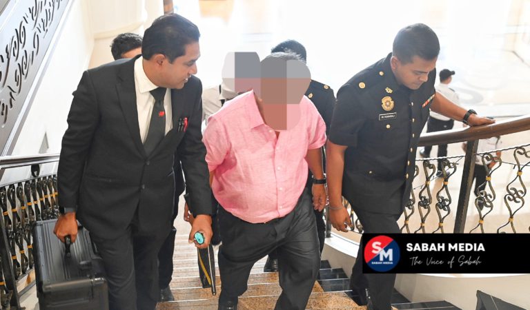 Dua beranak didakwa di mahkamah, jual jongkong emas secara haram