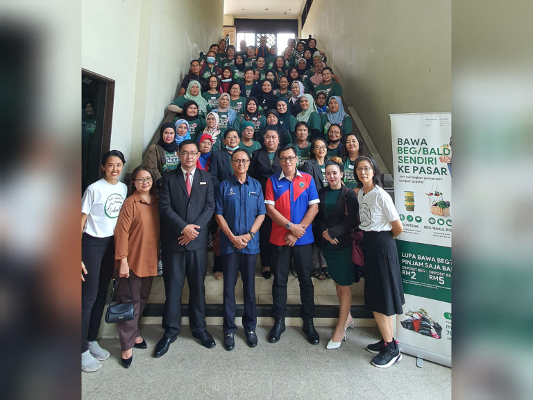 Zero Waste Sabah lancar Projek Pengurangan Plastik Inovatif di Pasar Tuaran