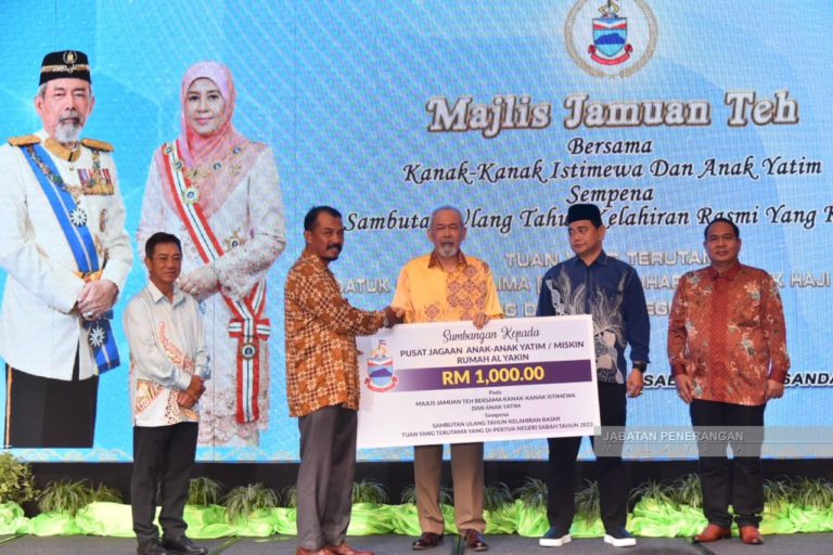 11 institusi kebajikan terima sumbangan kewangan