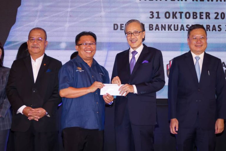 Sabah salur bantuan kewangan kepada sekolah, badan keagamaan bukan Islam Zon Pantai Barat Selatan