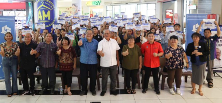 89 penuntut terima bantuan awal pendidikan YBR