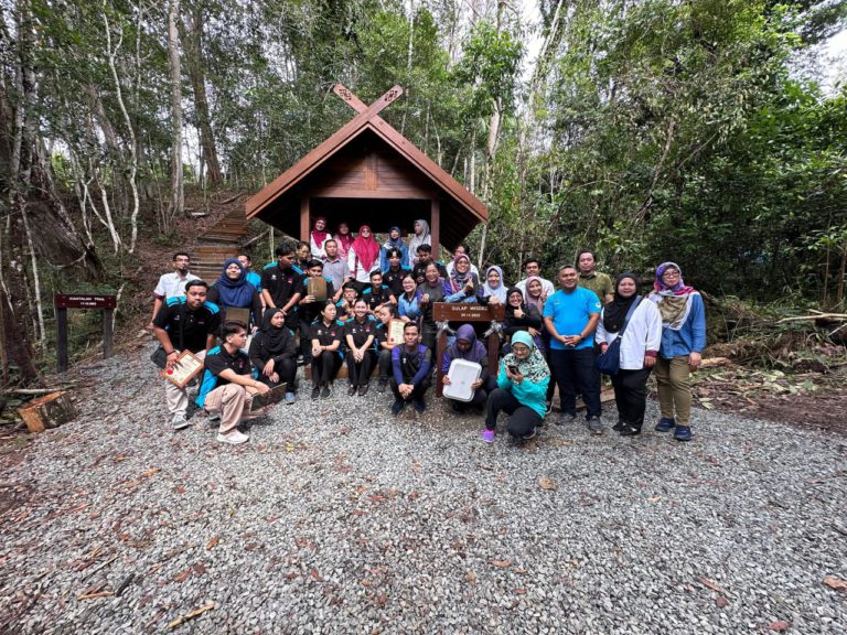 FPT terima sumbangan Gazebo di Sfera @ UMS