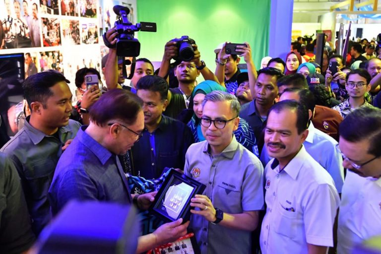 Lebih 100,000 Hadir Program Setahun Bersama Kerajaan Madani Sejak Semalam